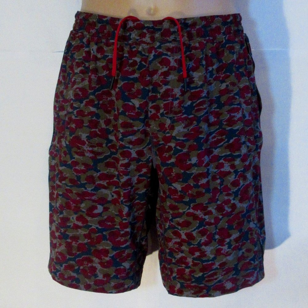 Lululemon Athletica  Floral Short (SeaWheeze) lined  Large